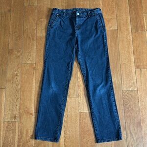 Women’s Liz Claiborne mid rise slim jeans denim size 10R.